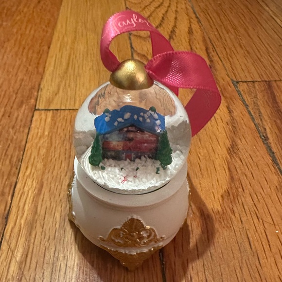 Brand new and ready to ship Taylor Swift Lover Snowglobe Ornament - Picture 5 of 7